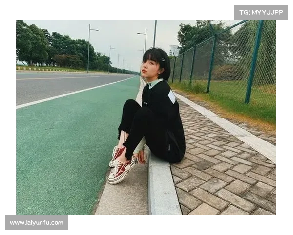 李一凡晒最新照片,明媚笑容透露满满生命力 李一凡晒最新照片,明媚笑容透露满满生命力